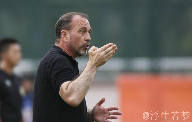 48岁大罗豪言踢欧冠却连遭打击：5年内3次降级，寻求卖队